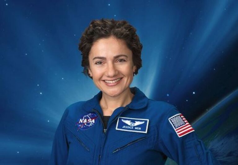 El simbólico juguete que llevará una astronauta a una misión espacial