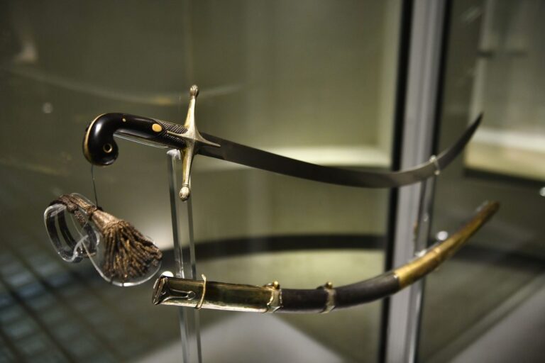 Renunció la directora del Museo Histórico Nacional por el traslado del sable corvo de San Martín