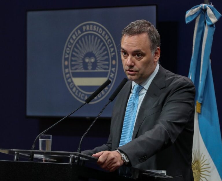 Adorni dijo que no tiene “nada que esconder” y que construyó su patrimonio antes de llegar al Gobierno