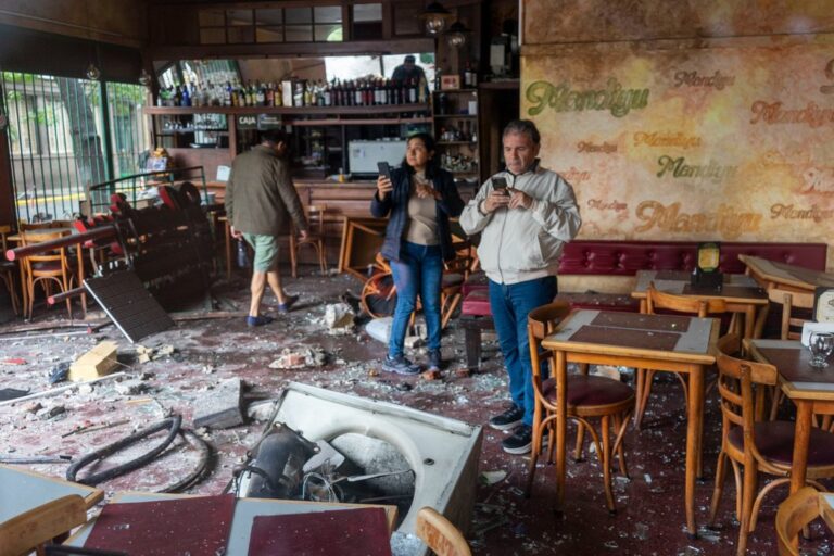 Así quedó la pizzería tras el impactante choque en Constitución