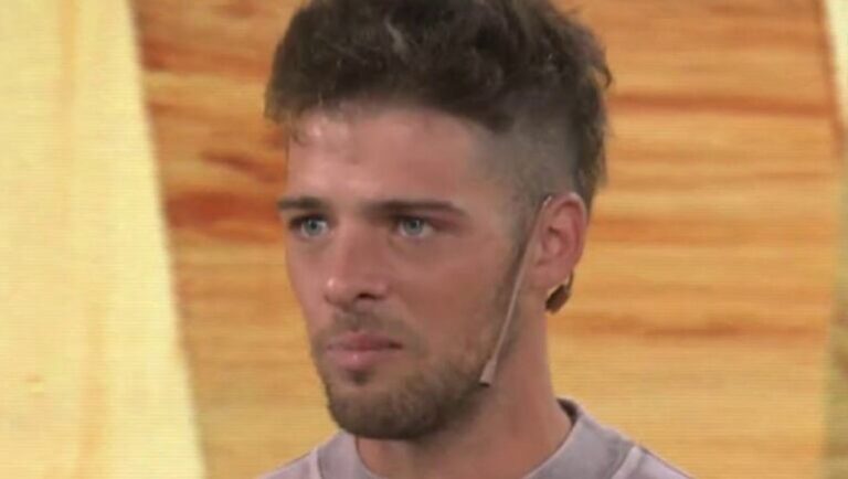 La provincia de Buenos Aires inhabilitó a Santiago Maratea por conducir sin cinturón y filmándose